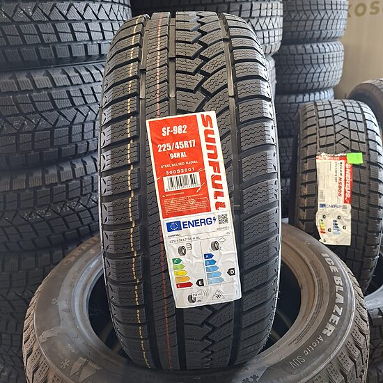 Sunfull 225/45R17 ZOSF 94H SF982