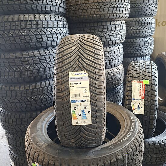 Michelin 225/45R17 cross climate